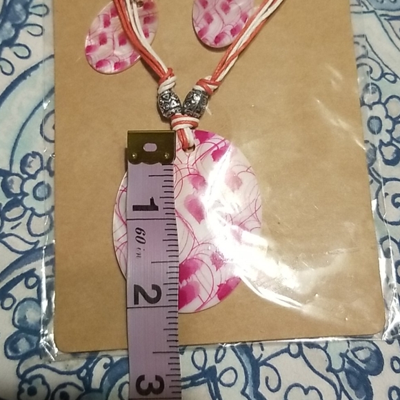 NWT Pink Shell Style Necklace and Earring Set - Picture 6 of 7